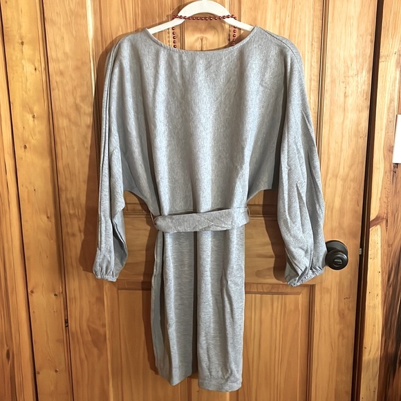 🥀 Gray Knit Wrap Top Reversible Dress, Sz Med, New 🥀 - Picture 4 of 11